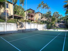 Port Douglas Accommodation Point 8 Villa 2 bedroom tennis court