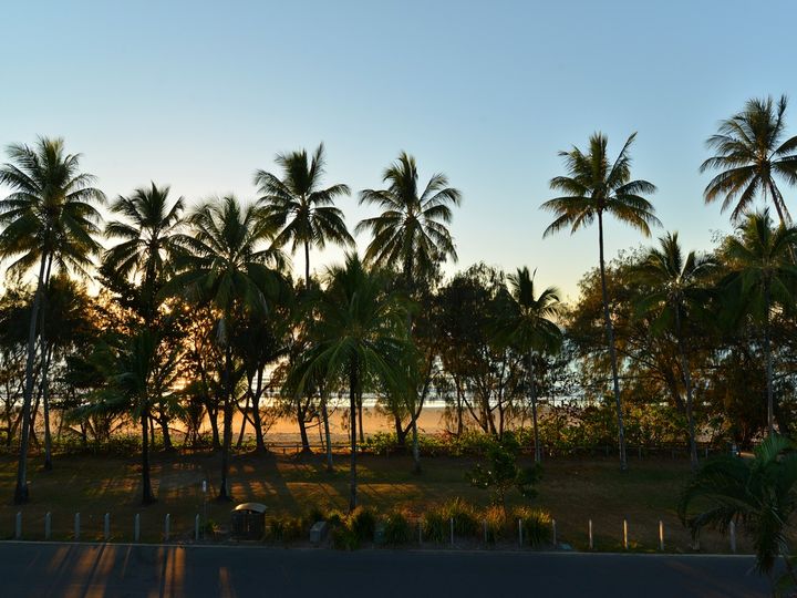 Esplanade Villa Luxury Holiday Accommodation Port Douglas beachfront sea views