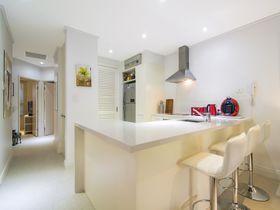 Whispering Palms Luxury Port Douglas Accommodation kitchen