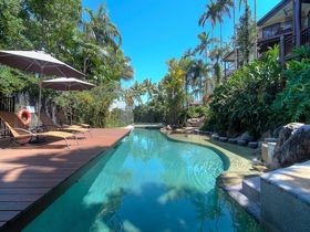 Port Douglas Accommodation Point 8 Villa 2 bedroom pool