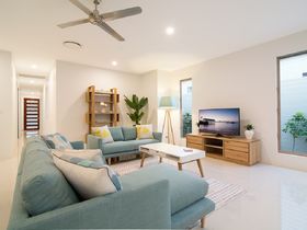 Iluka Beach Villa Port Douglas - Luxury Accommodation - Open Plan Lounge