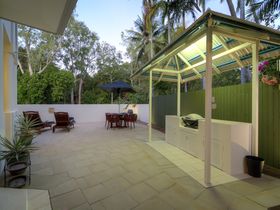 Whispering Palms Luxury Port Douglas Accommodation large patio 