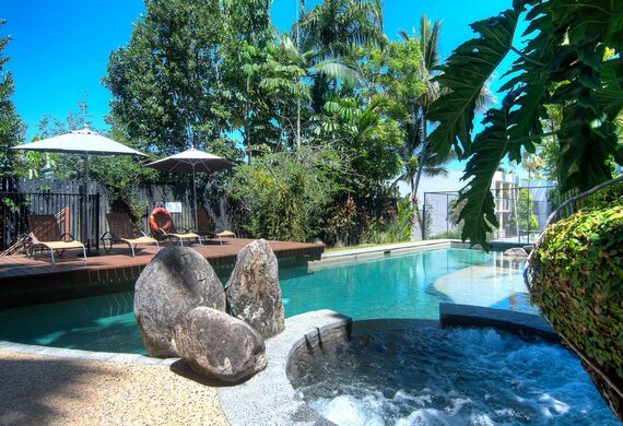 Port Douglas Accommodation Point 8 Villa 2 bedroom pool