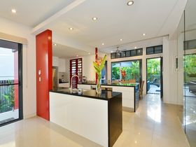 Esplanade Villa Luxury Holiday Accommodation Port Douglas beachfront kitchen
