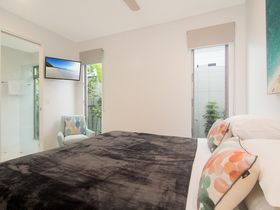 Iluka Beach Villa Port Douglas - Luxury Accommodation - King/Twin Bedroom