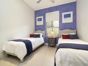 Whispering Palms Luxury Port Douglas Accommodation twin room