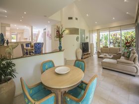 Port Douglas Sheraton Mirage Villa 123 dining area