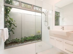 Iluka Beach Villa Port Douglas - Luxury Accommodation - Bathroom