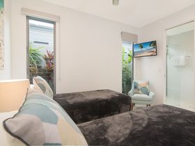 Iluka Beach Villa Port Douglas - Luxury Accommodation - King/Twin Bedroom