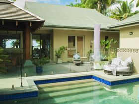 Tali Oak Luxury beachfront accommodation port douglas sunny pool