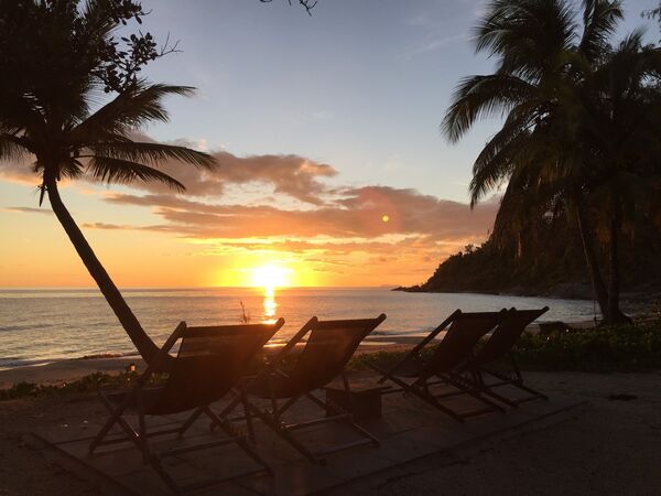 Tali Oak Luxury beachfront accommodation Port Douglas sunrise