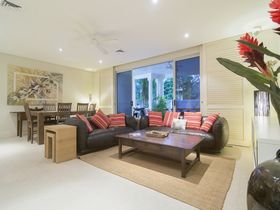 Plantation House 2 luxury holiday rental Port Douglas living room 