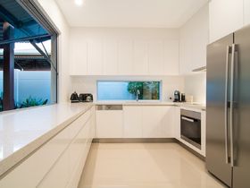 Iluka Beach Villa Port Douglas - Luxury Accommodation - Spacious Gourmet Kitchen