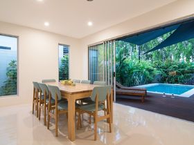 Iluka Beach Villa Port Douglas - Luxury Accommodation - Indoor/Outdoor Dining